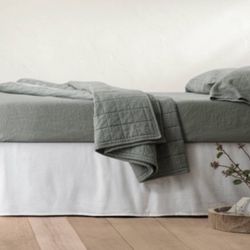 CASALUNA Linen Blend Bed Skirt - King/Fresh White