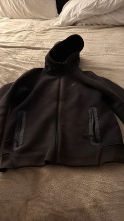 nike tech small
