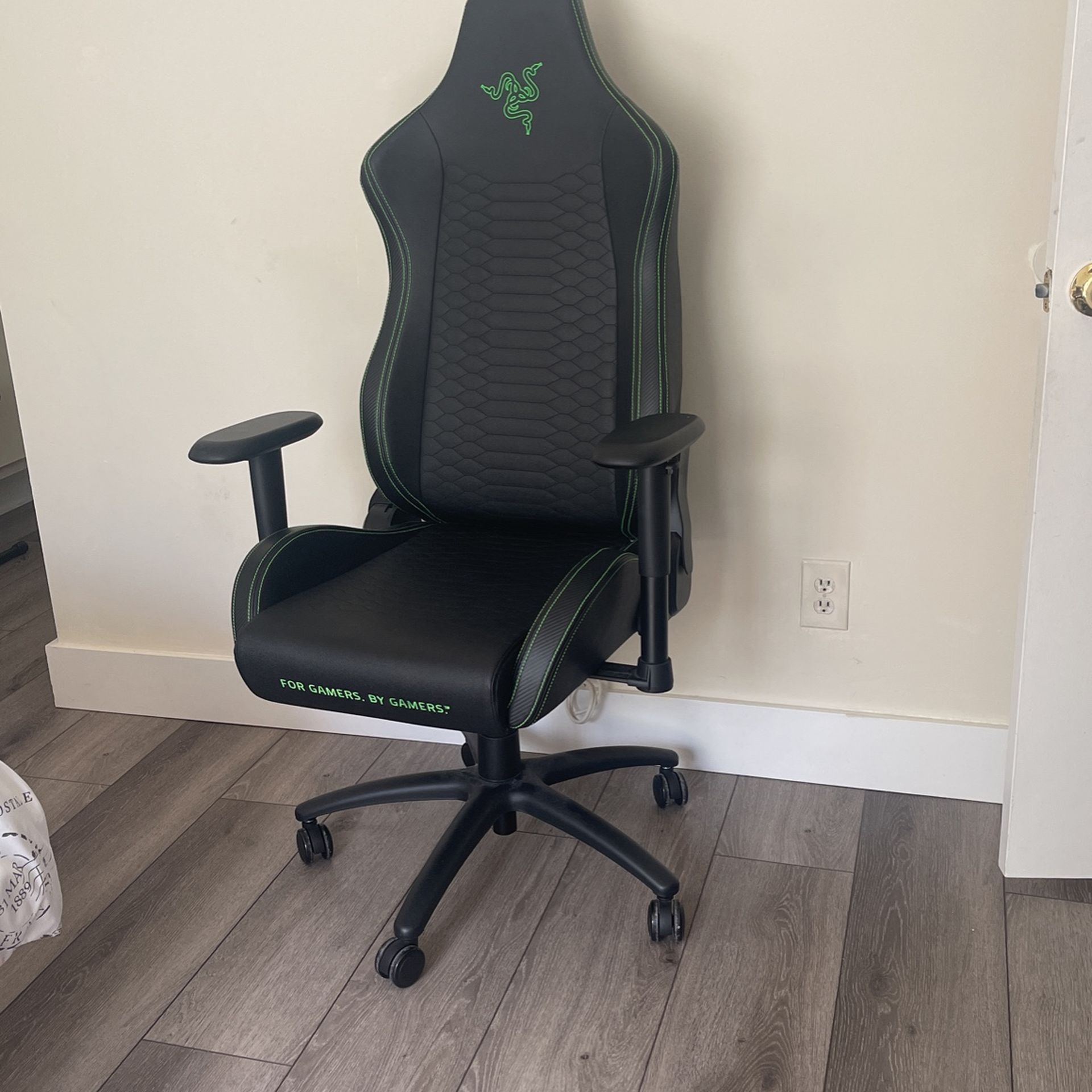 Razer Iskur x