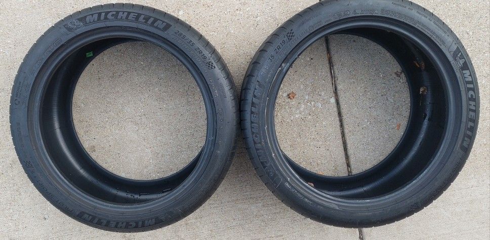 Michelin Pilot Sport 4S 285/35 ZR19