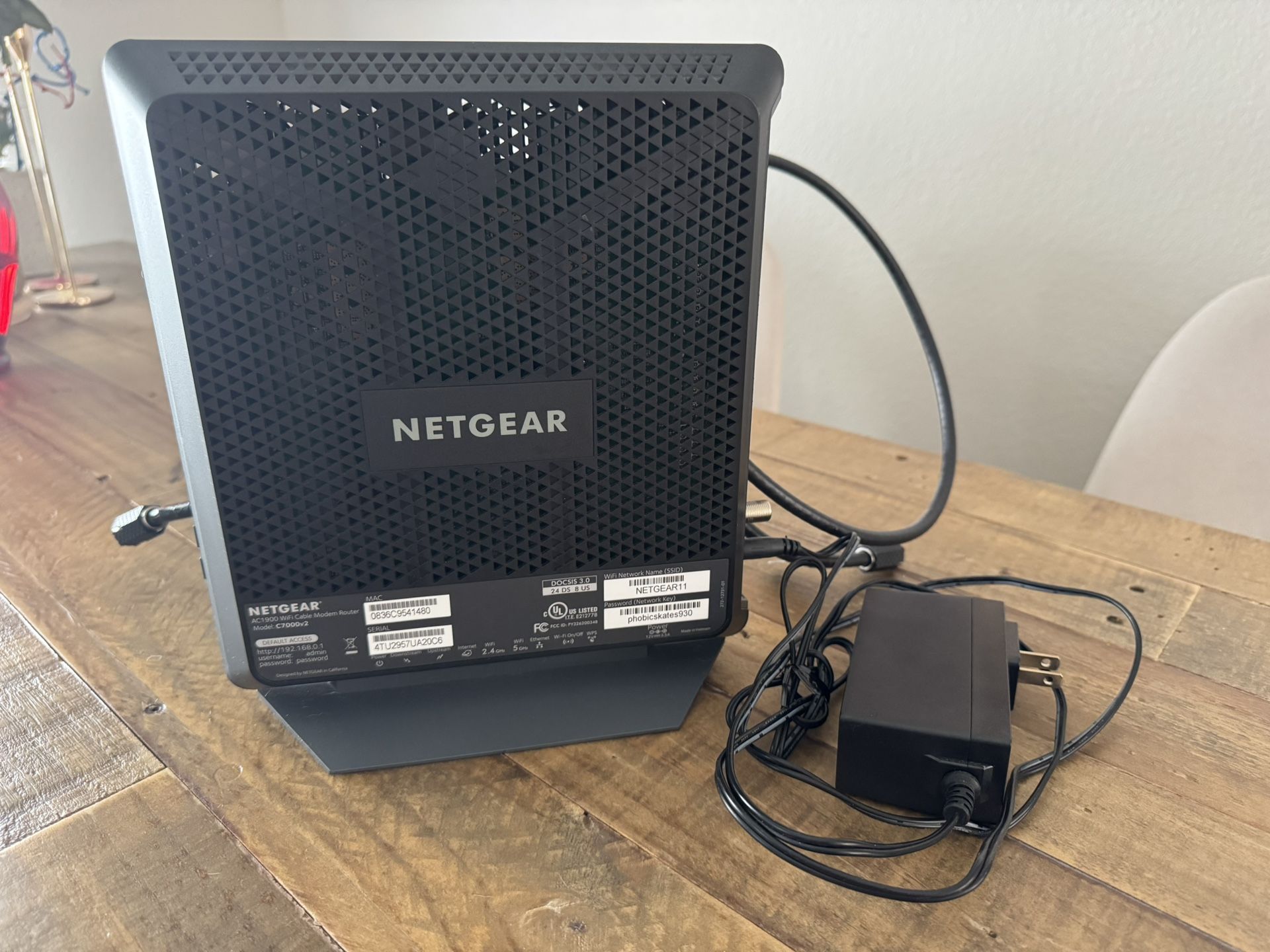 NETGEAR AC1900 WiFi Cable Modem Router C7000v2