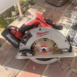 Milwaukee M18 FUEL 7-1/4” Brushless Circular Saw + XC 5.0 Battery 