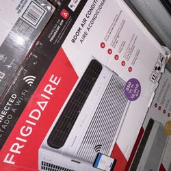 Frigidaire Air Conditioner 12000 Btu 550 Sq Ft