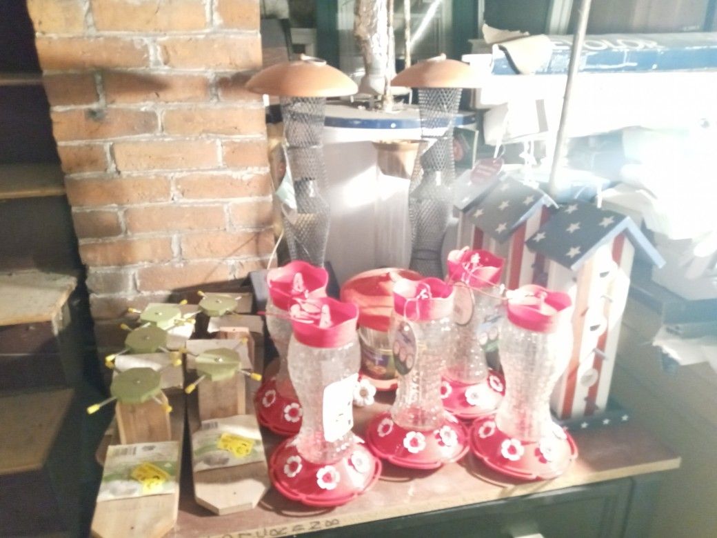 Bird Feeders New $5