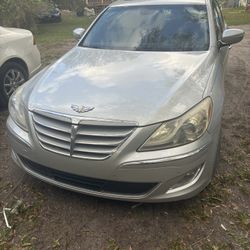 2013 Hyundai Genesis 