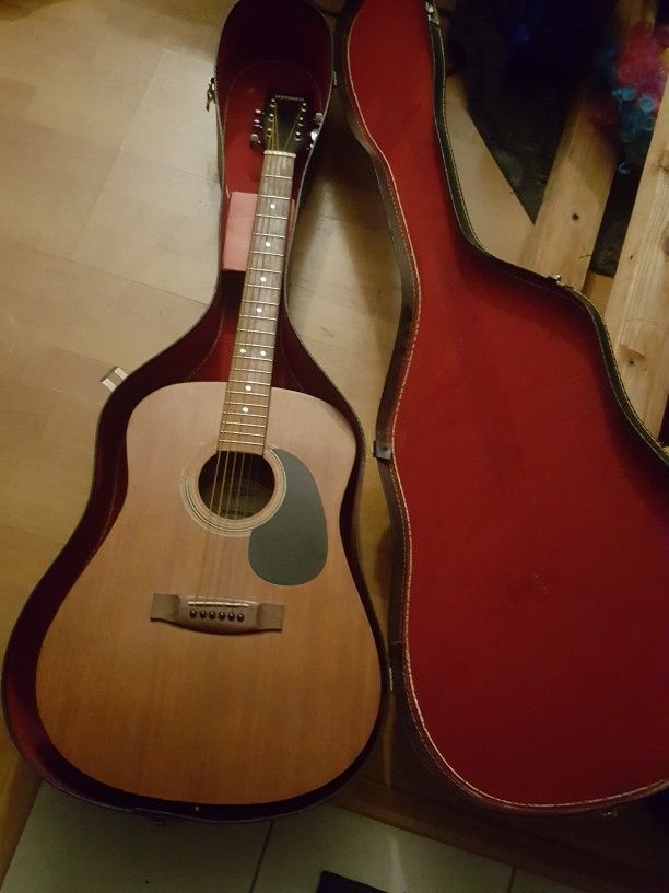 Honor Guitar With Electric Pickup