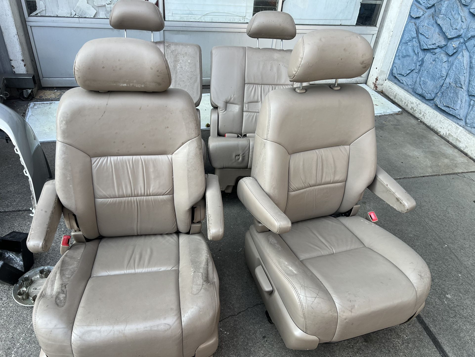 1(contact info removed) Toyota Sienna Leather Seats (Parts)