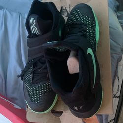 Nike Kyrie 2