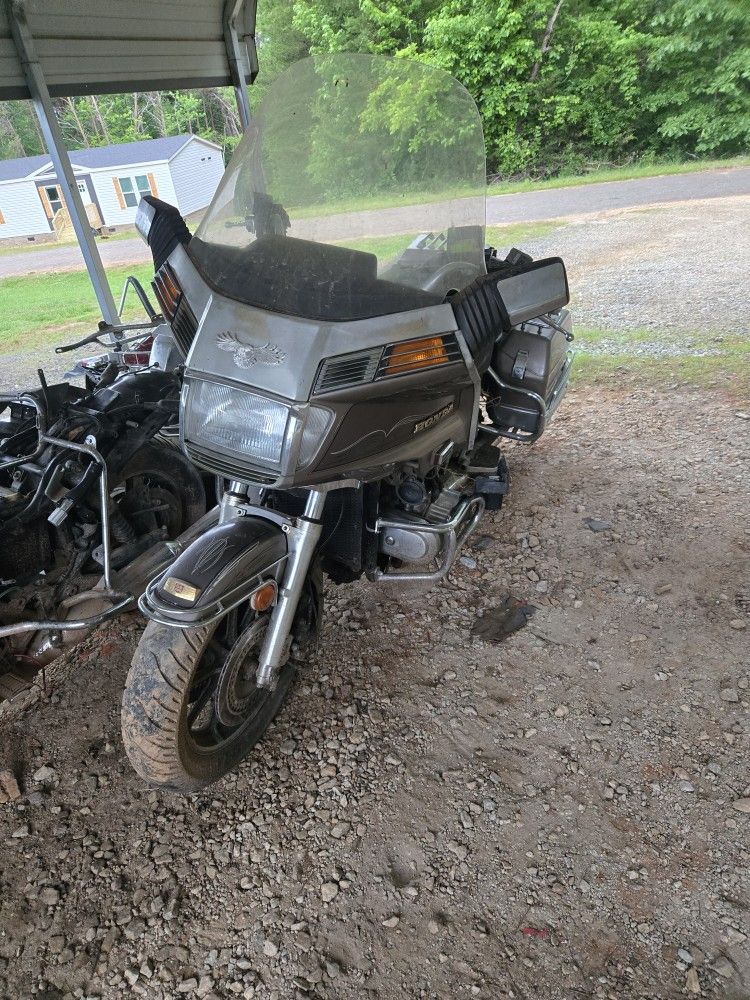 84 Honda Goldwing