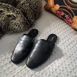 Black Leather Born Shoes Size 6