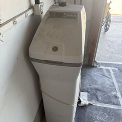 GE water softener system. 