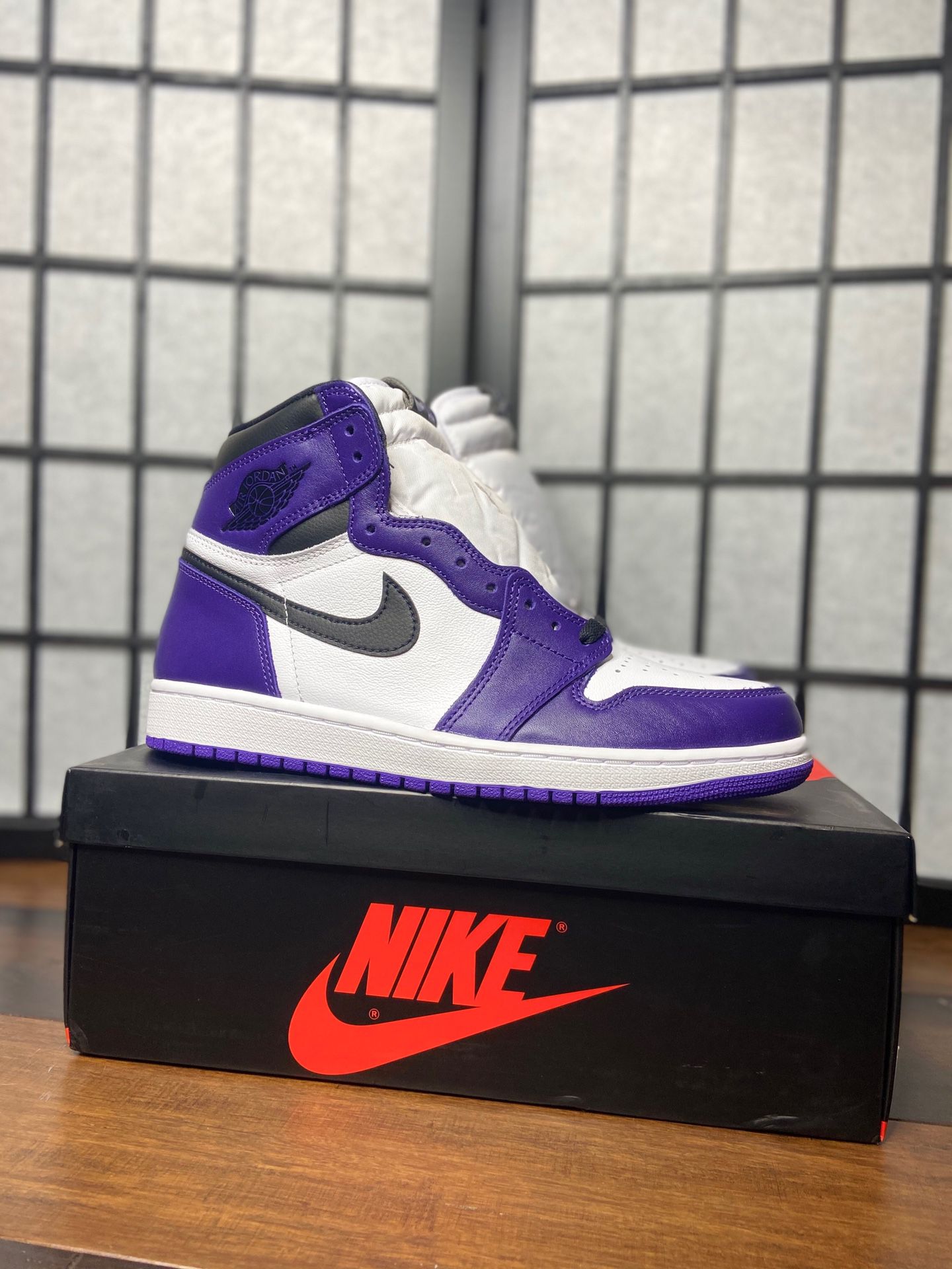 Air Jordan 1 retro high court purple