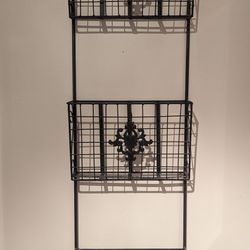 Wonderful
 Magazine holders 
(2) Metal Newspaper Stands that has a Sturdy Wire Frame