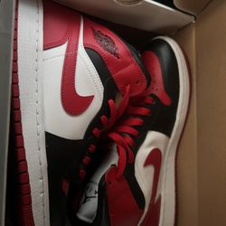 Nike Air Jordan 1 High OG Chicago Size 10 - $200 OBO