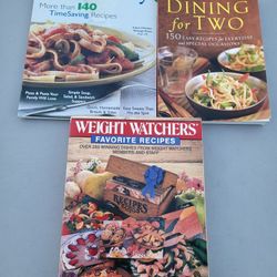 Weight Watchers Lot of 3 items. Lot 12O
Weight Watchers Favorite Recipes, Fast & Easy, Dining for Two