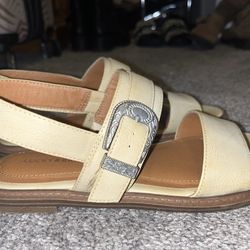 Women’s sandles