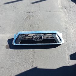 2012-2015 Toyota Tacoma Front Grille OEM 