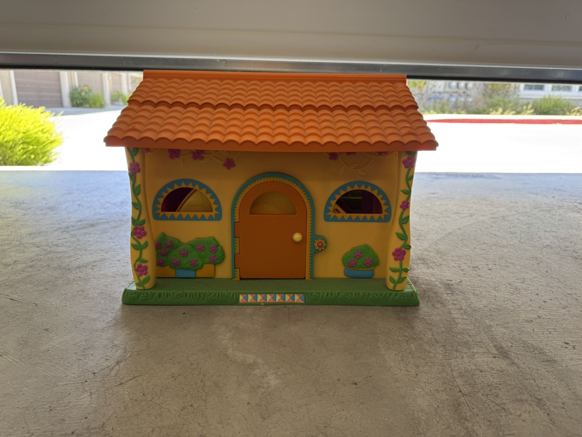 Dora And Family House