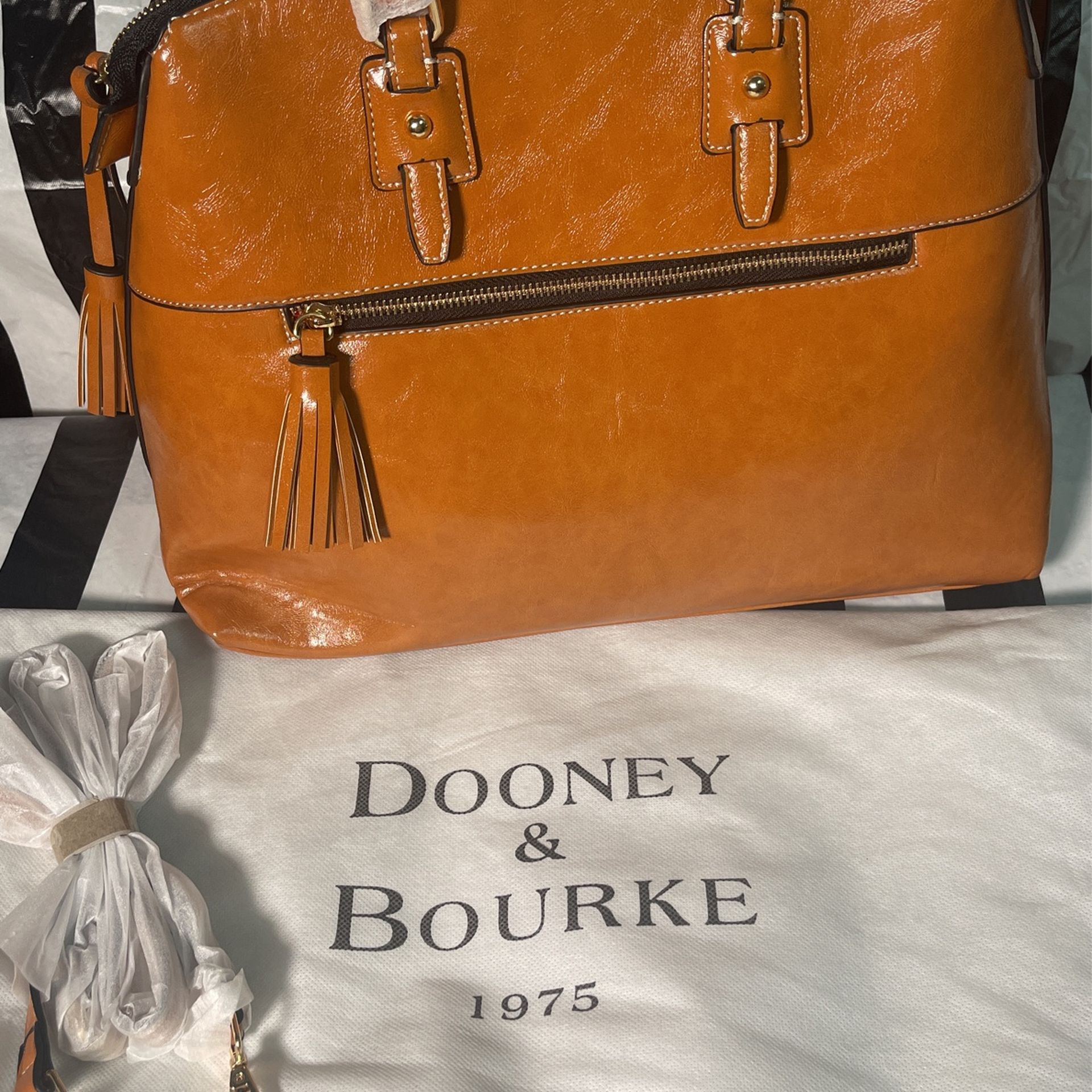 Dooney & Bourke Brown Handbag W/Crossbody Strap NEW! for Sale in Flamingo, FL OfferUp