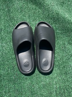 Yeezy adidas slides onyx size 10