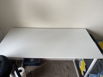 Computer desk