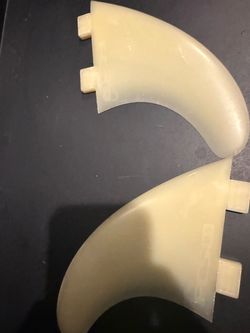 Surfboard fins