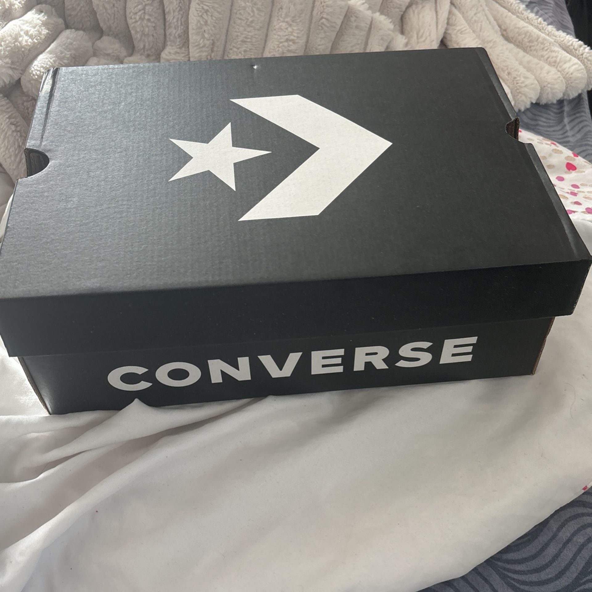 Converse Women’s Size 7.5