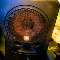 Speaker : JBL EON10 