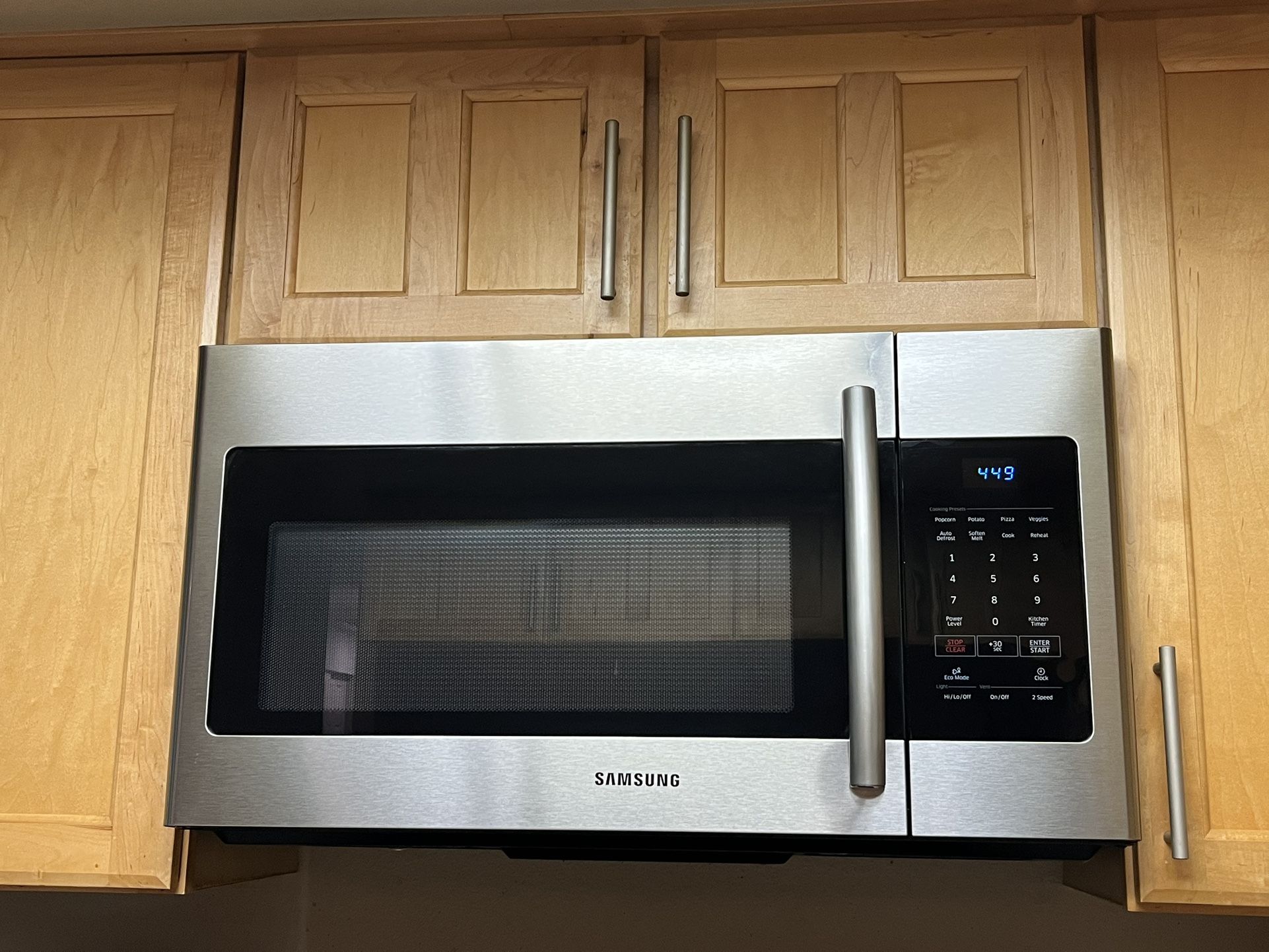 Samsung 1.6 Cubic Ft Microwave 