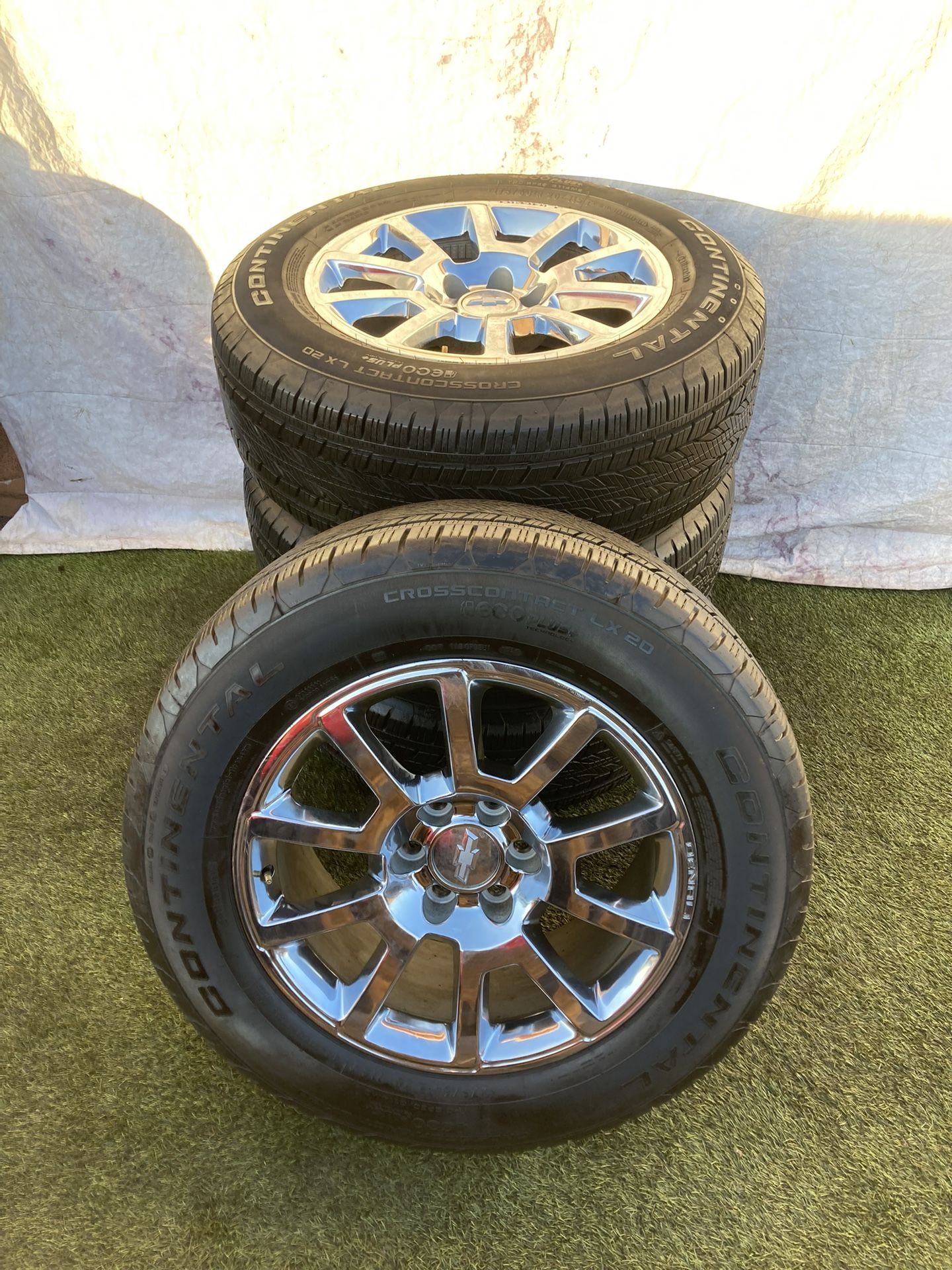 GMC Yukon Denali 6 Lug 20 Inch OEM Wheels
