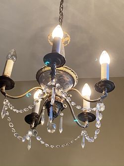 Gorgeous Crystal Chandelier