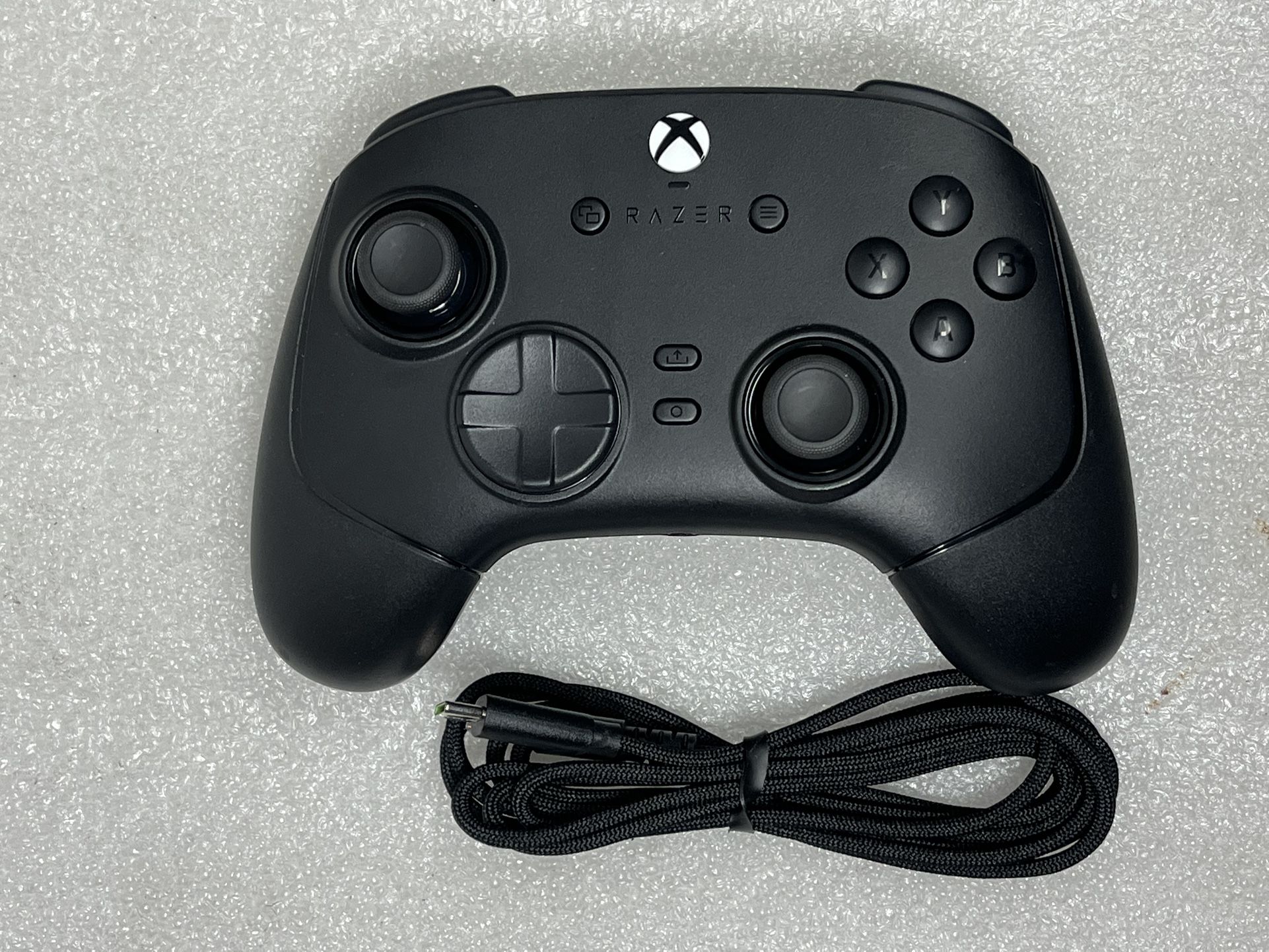 Razer Wolverine V3 Wired Tournament Edition RZ06-0521 , w cable 6ft ,TESTED!!