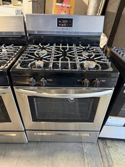 Frigidaire Stainless Steel 4 burner range stove