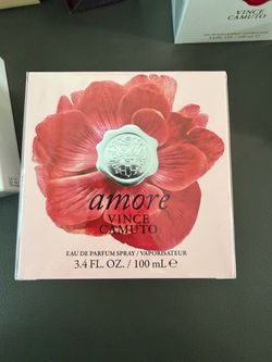 VINCE CAMUTO AMORE