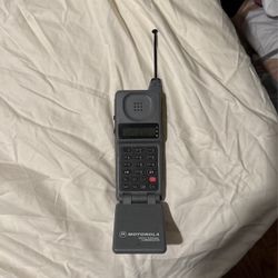 Motorola Vintage Flip Phone
