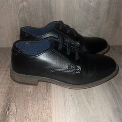 Mix No. 6 Lil Buckley Oxford - Kids size 9 toddler boy. Small scuff on side of 1 shoe - see pic