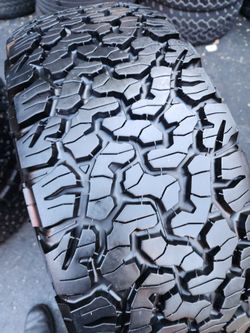 Selling (1) tire 37x12.50r17 bfgoodrich all terrain ko2 dot 2021