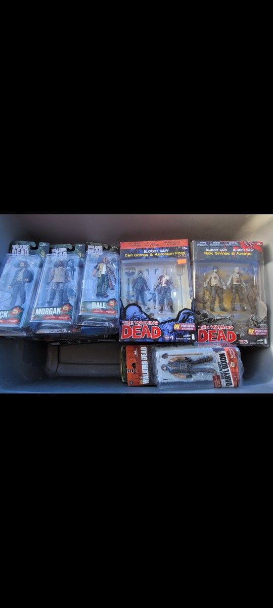 The Wlaking Dead Action Figure Lot