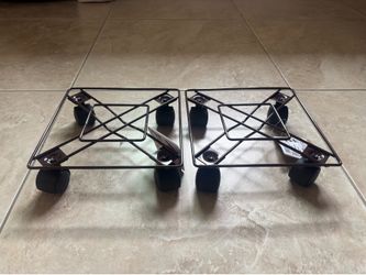 Rolling plant stand
