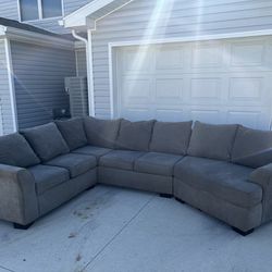 Large Gray Sectional Couch (Free Delivery!)