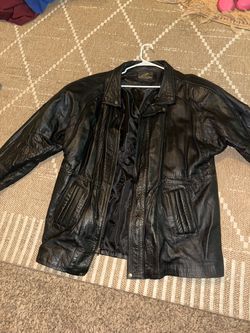Men’s vintage leather jacket size medium