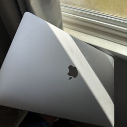 2020 Macbook Air 13.3in