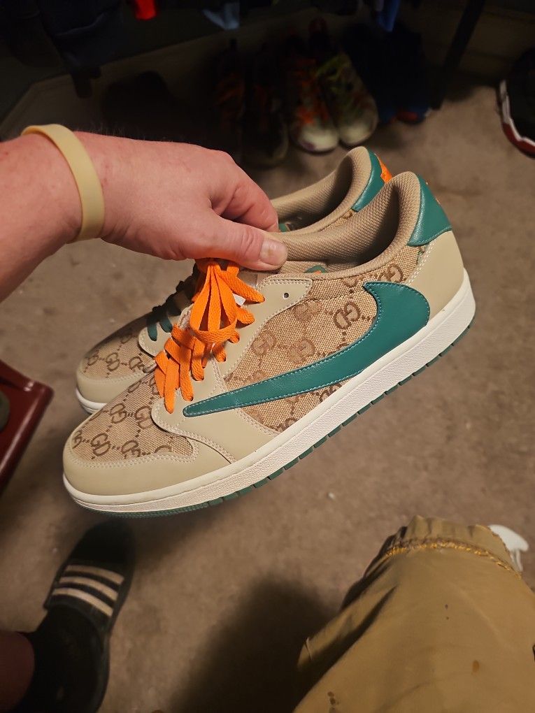 Jordan 1 Low Cactus Jack × Gucci