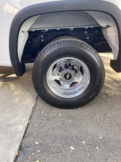 Brand new 17”aluminum Chevy dually wheels and tires