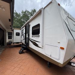 2012 Rockwood Ultra Life 2703SS RV Camper