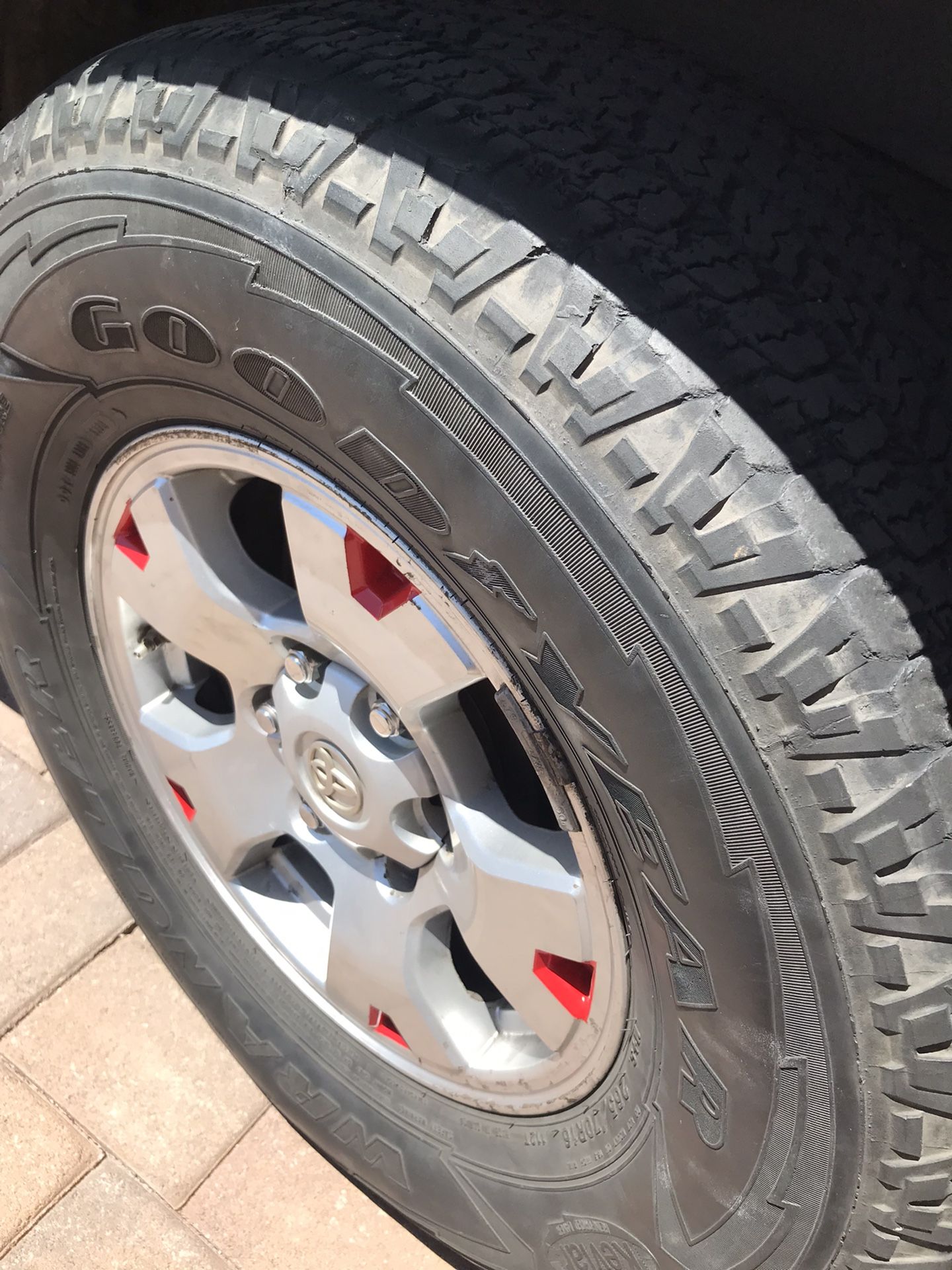 265 70 16 (4)Toyota Rims/wheels 4runner/tacoma/ Older Tundras & Sequoia