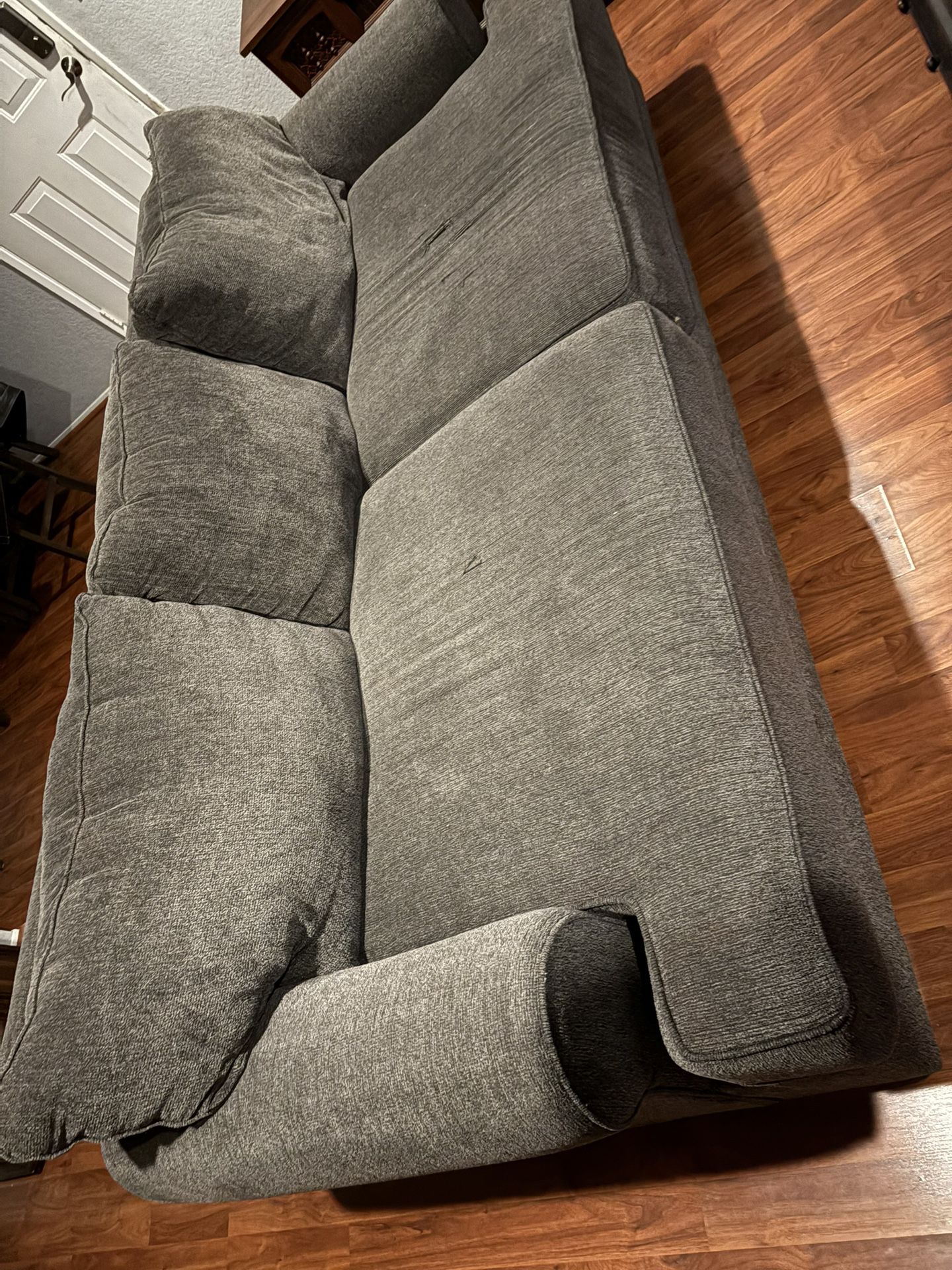 Couch W/pull Out Bed