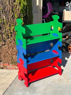 Colorful kids shelf