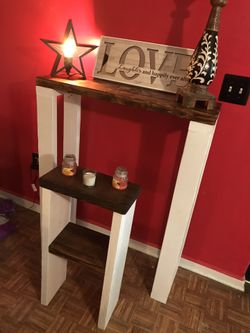 Farmhouse entryway table with matching side table