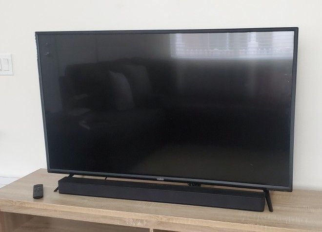 Vizio 50" Class 4K (2160P) Smart LED TV (D50-F1)